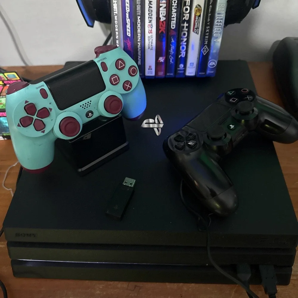 Sony PlayStation 4 Pro 1TB Console 2 Controllers, Headset, Charger Dock 10 Games